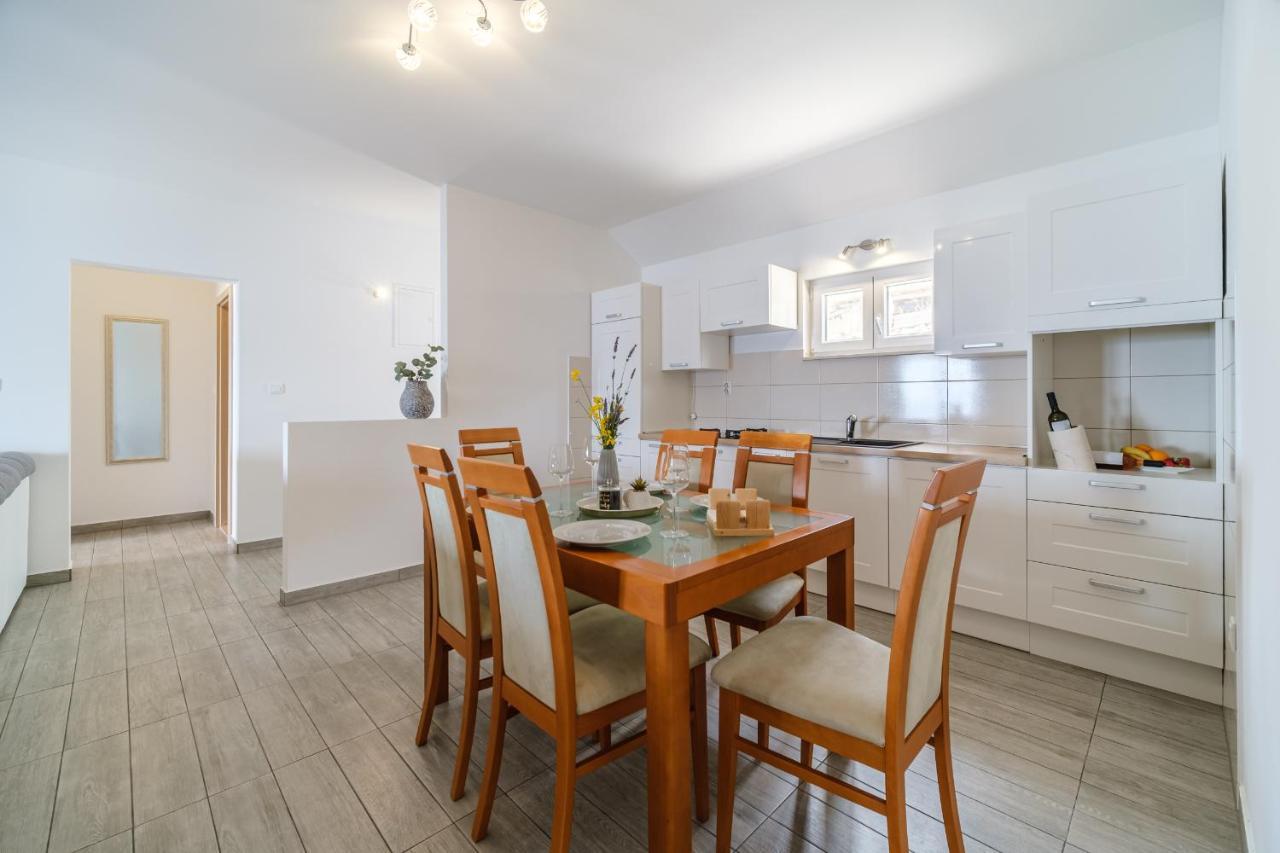 Rooms Plaza Divuje Мурвица Екстериор снимка