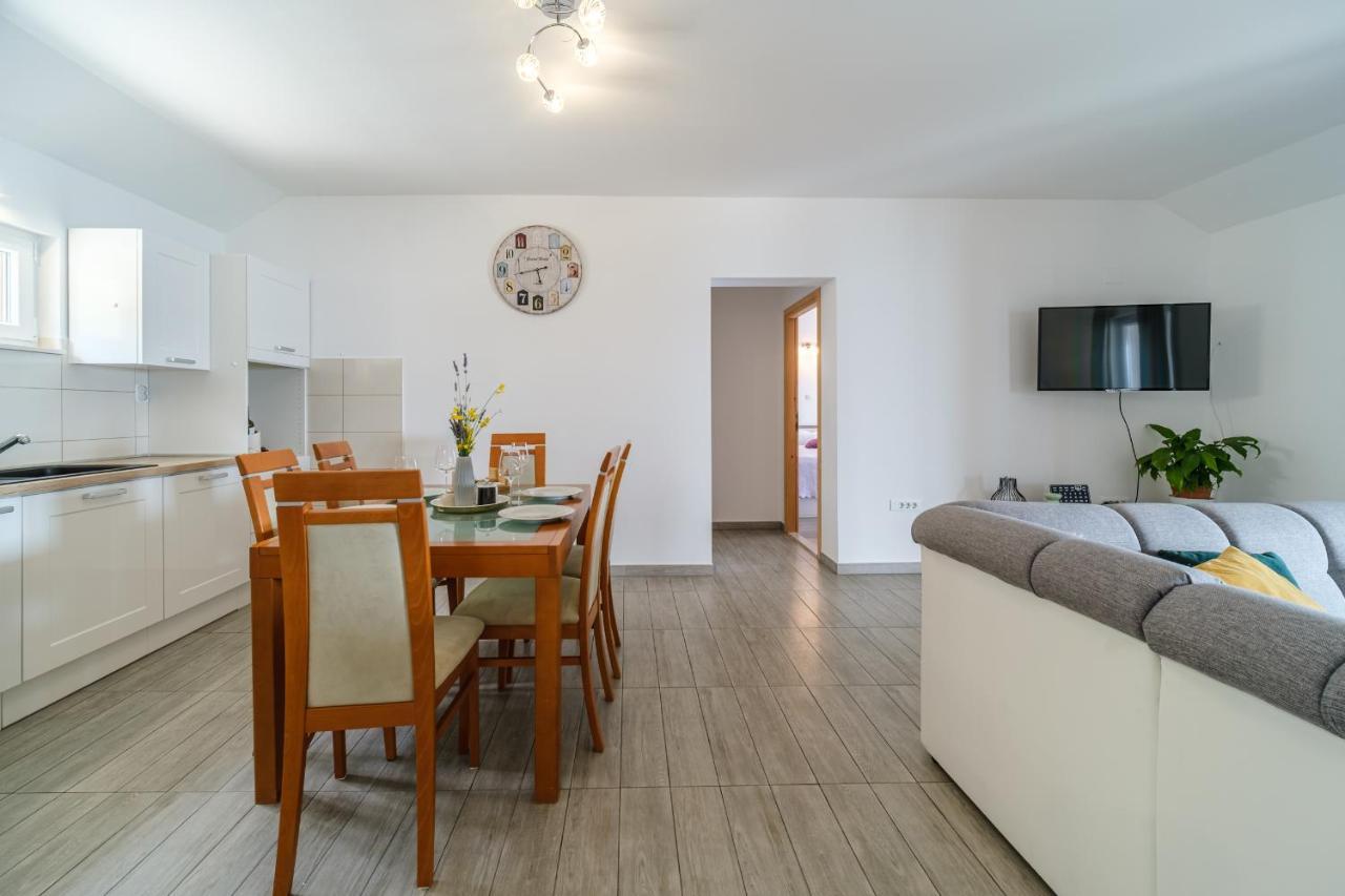 Rooms Plaza Divuje Мурвица Екстериор снимка