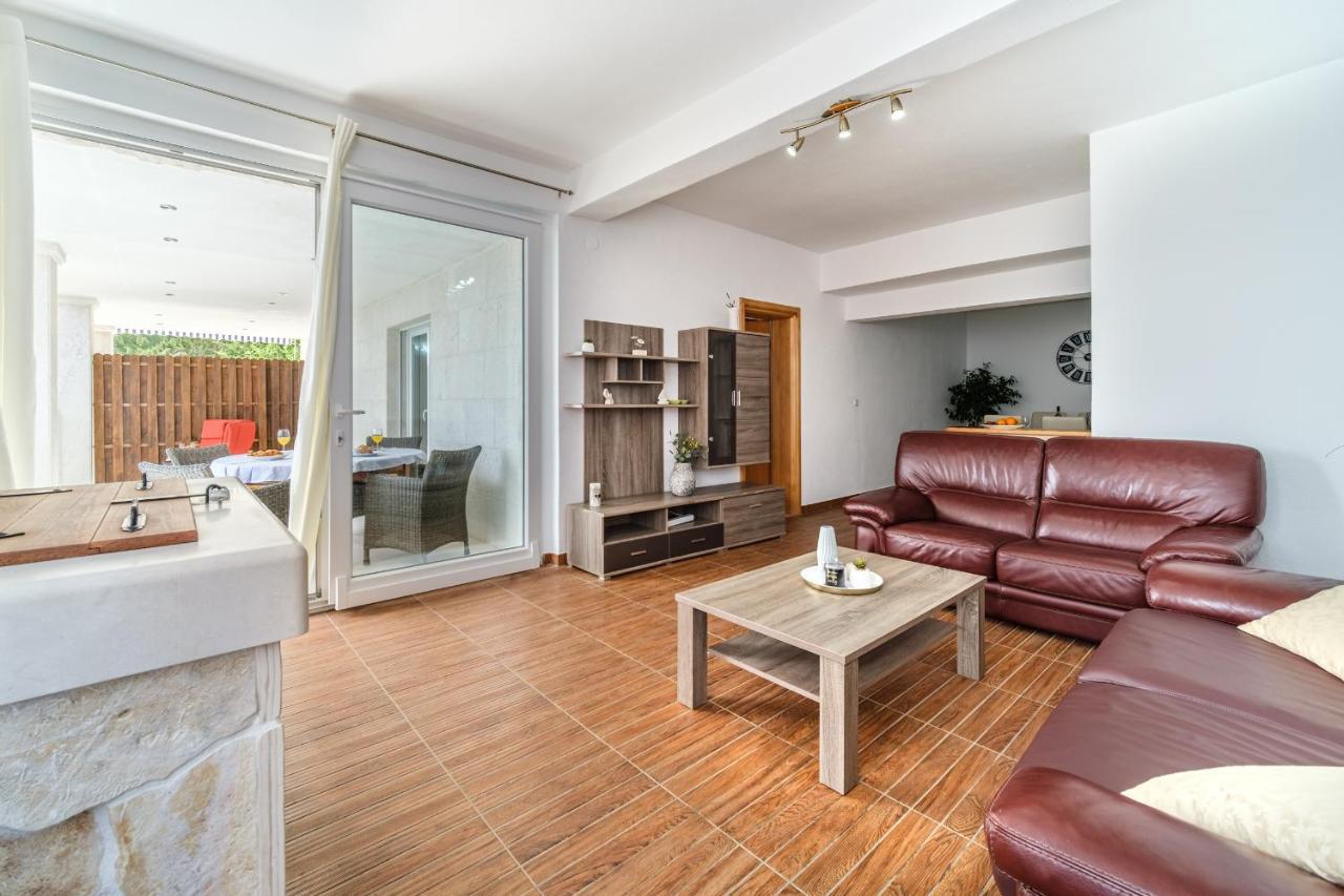 Rooms Plaza Divuje Мурвица Екстериор снимка