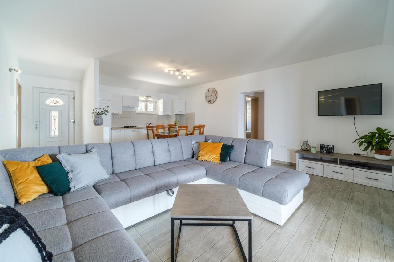 Rooms Plaza Divuje Мурвица Екстериор снимка