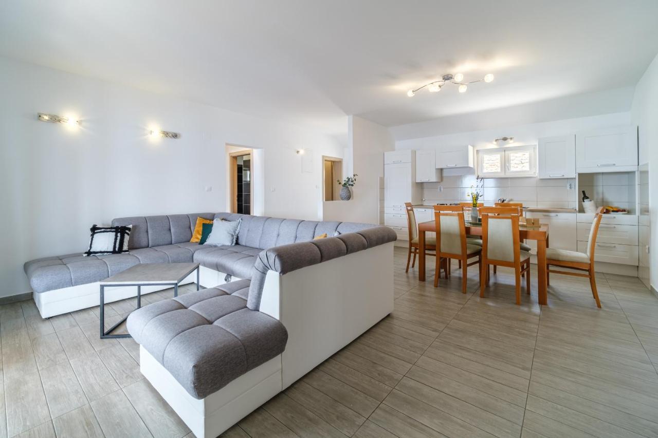 Rooms Plaza Divuje Мурвица Екстериор снимка